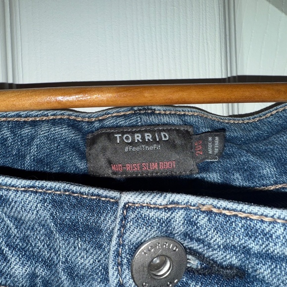 The Torrid Slim Boot Classic Denim Mid-Rise Jeans in Size 20s - Picture 6 of 8
